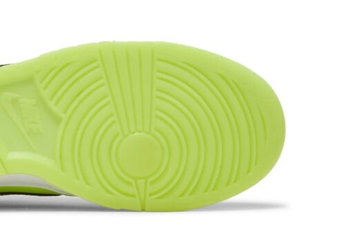 Dunk Low SE ‘Volt’ FJ4610-702