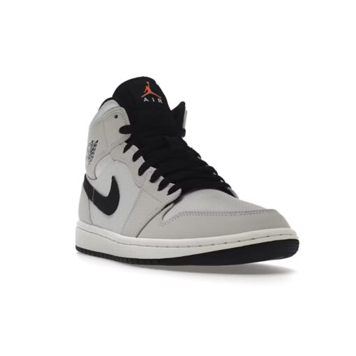Jordan 1 Mid SE ‘Light Bone’ 852542-002