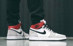 Air Jordan 1 Retro High OG ‘Smoke Grey’ 575441-126