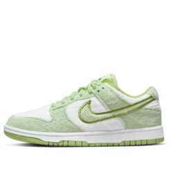 (WMNS) Nike Dunk Low SE 'Fleece - Honeydew' DQ7579-300