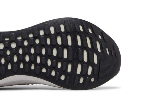 ReactX Infinity Run 4 White Light Crimson DR2665-100