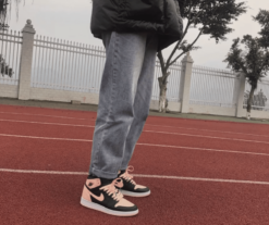 Air Jordan 1 Retro High OG ‘Crimson Tint’ 575441-081