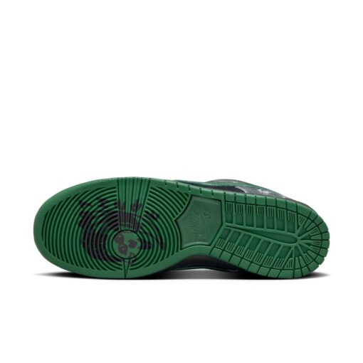 Nike x There Skateboard SB Dunk Low Pro 'Anthracite Gorge Green' HF7743-001