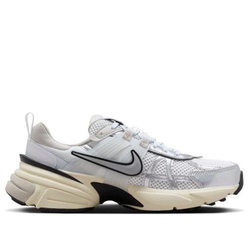 (WMNS) Nike V2K Run 'Summit White Metallic Silver' FD0736-100