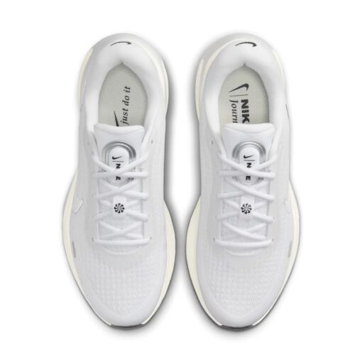 (WMNS) Nike Journey Run 'White Metallic Silver' FJ7765-104