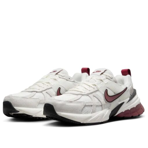 (WMNS) Nike V2K Run SE 'White Black Team Red' HQ3500-100