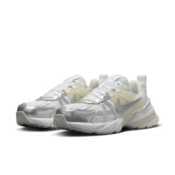 (WMNS) Nike V2K Run 'Metallic Silver' FD0736-104