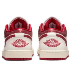 (WMNS) Air Jordan 1 Low SE 'Ruby' HJ9338-106