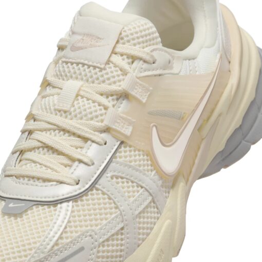 Nike V2K Run 'Pale Ivory' HQ1512-110