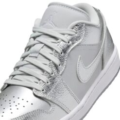 Air Jordan 1 Low SE 'Metallic Silver' FN5030-001