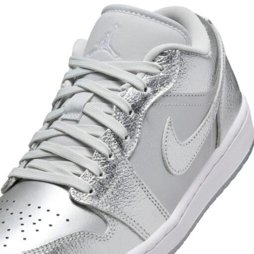 Air Jordan 1 Low SE 'Metallic Silver' FN5030-001