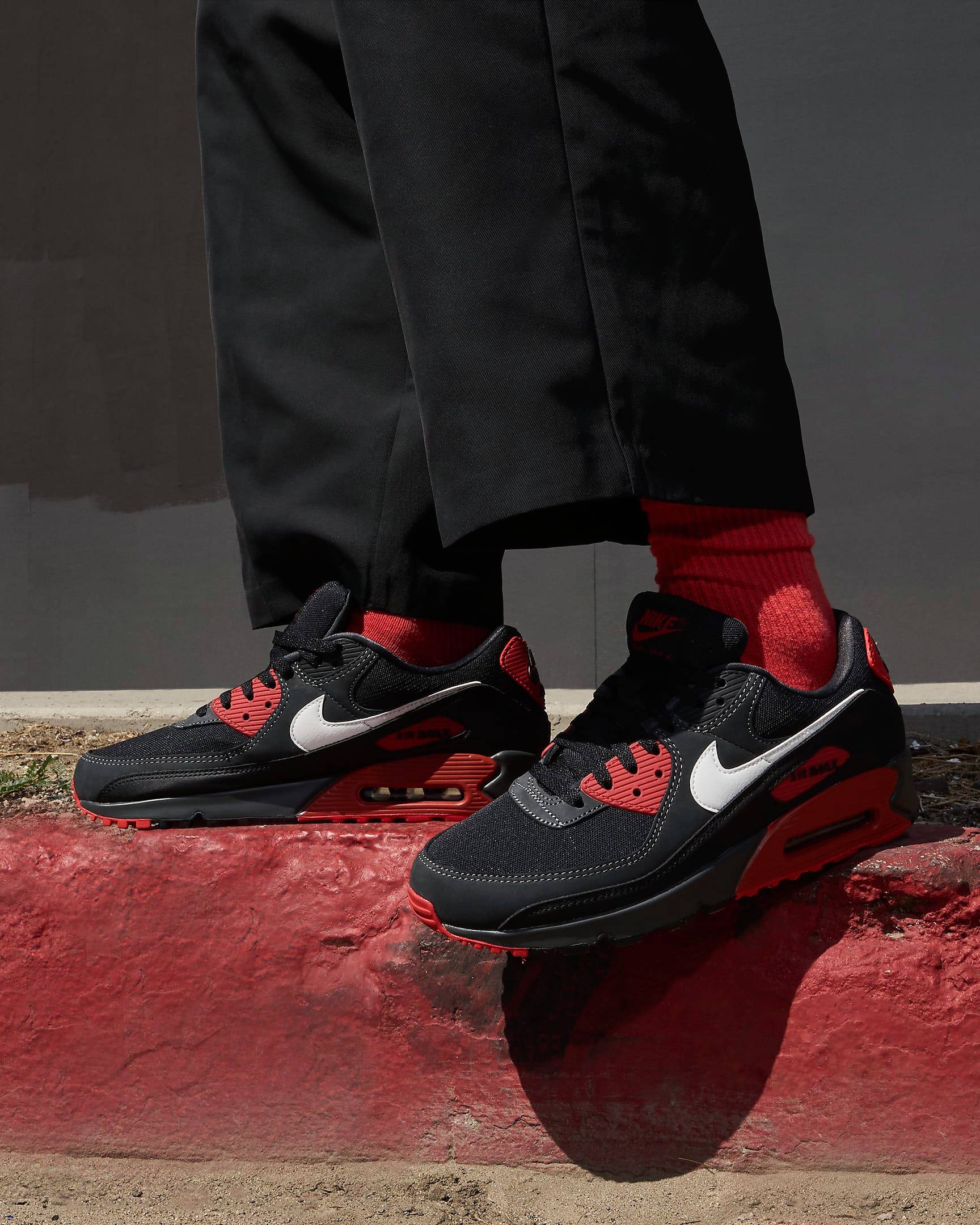 Nike Air Max 90 ‘Anthracite Mystic Red’ Review: Dark Neutrals with a Pop of Energy