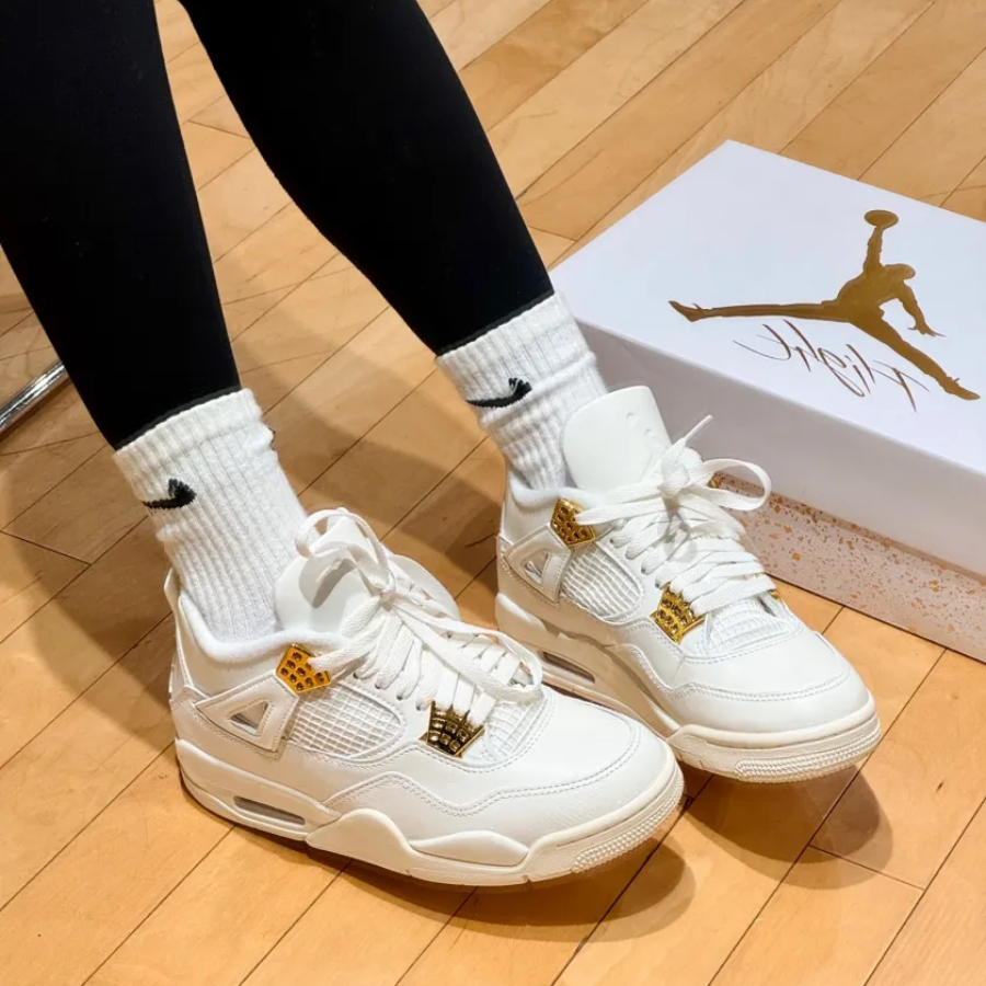 (WMNS) Air Jordan 4 Retro ‘Metallic Gold’ Review: Minimal Luxury, Maximum Impact