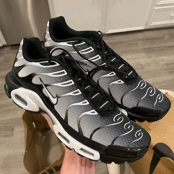 Nike Air Max Plus ‘Black Metallic Silver’ Review: Futuristic Edge Meets Classic Air Tech