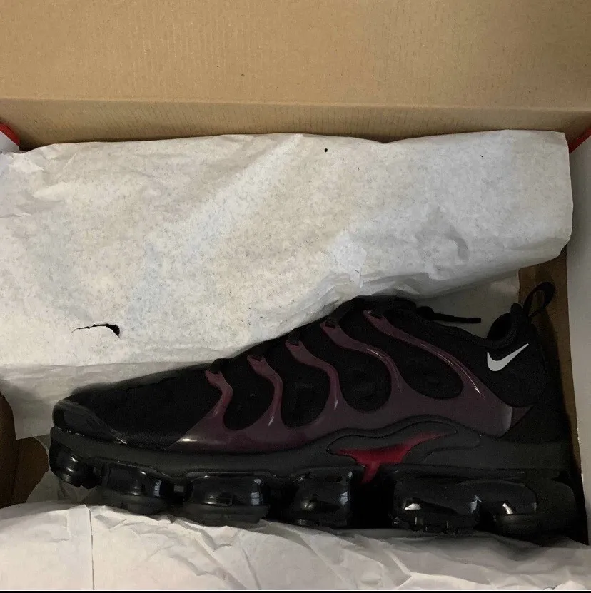 Nike Air VaporMax Plus ‘Black Noble Red’ Review: A Bold Hybrid of Style and Performance
