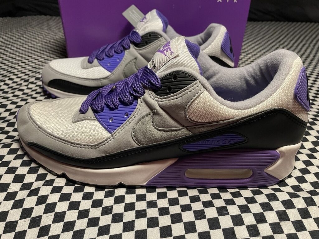 Nike Air Max 90 ‘Hyper Grape’ Review: Bold Throwback Colors With Classic Comfort Nike Air Max 90 ‘Hyper Grape’ Review: Bold Throwback Colors With Classic Comfort
