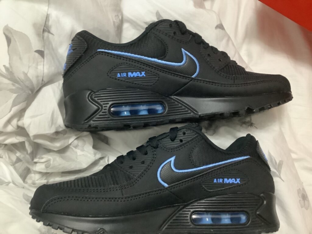 Nike Air Max 90 ‘Black University Blue’ Review: Timeless Cool in Every Step Nike Air Max 90 ‘Black University Blue’ Review: Timeless Cool in Every Step