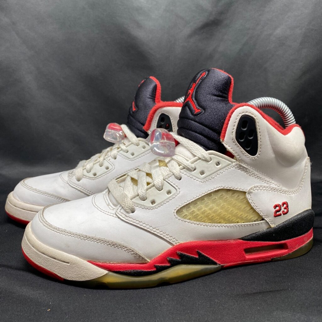 (GS) Air Jordan 5 Retro ‘Fire Red Black Tongue’ 2013 Review: A Fiery Classic for the Next Generation (GS) Air Jordan 5 Retro ‘Fire Red Black Tongue’ 2013 Review: A Fiery Classic for the Next Generation