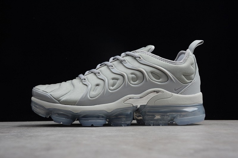 Nike Air VaporMax Plus ‘Light Wolf Grey’ Review: Sleek Tech Meets Tonal Style