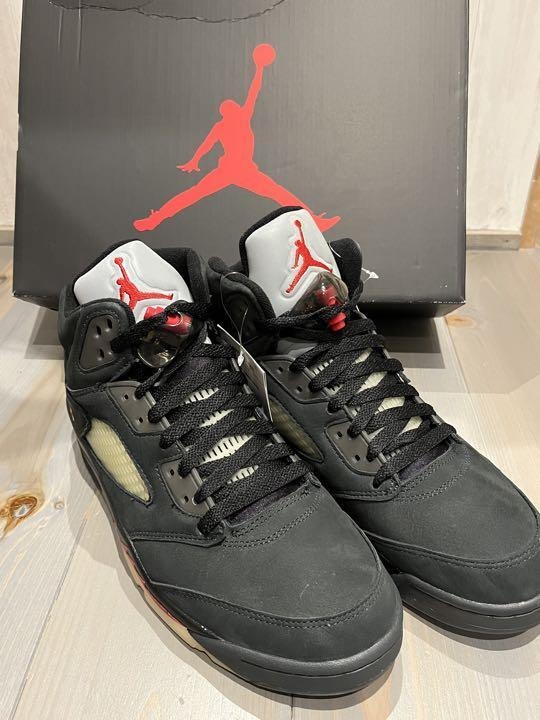 (WMNS) Air Jordan 5 GORE-TEX ‘Off-Noir’ Review: Rugged Style Meets Retro Heat