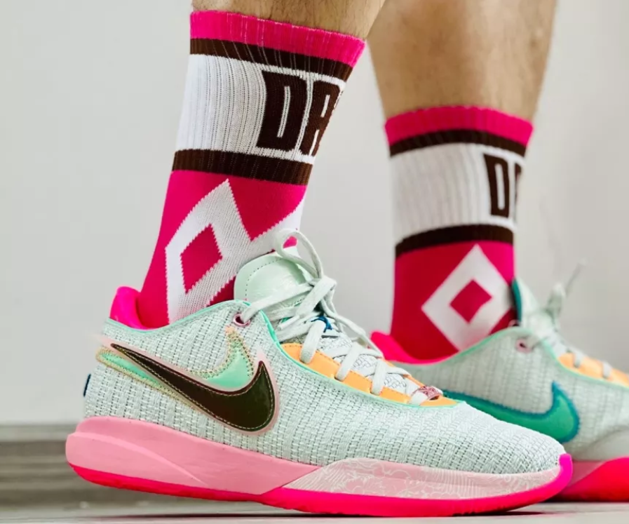 Nike LeBron 20 EP ‘Time Machine’ Review: Futuristic Performance Wrapped in Neon Vibes