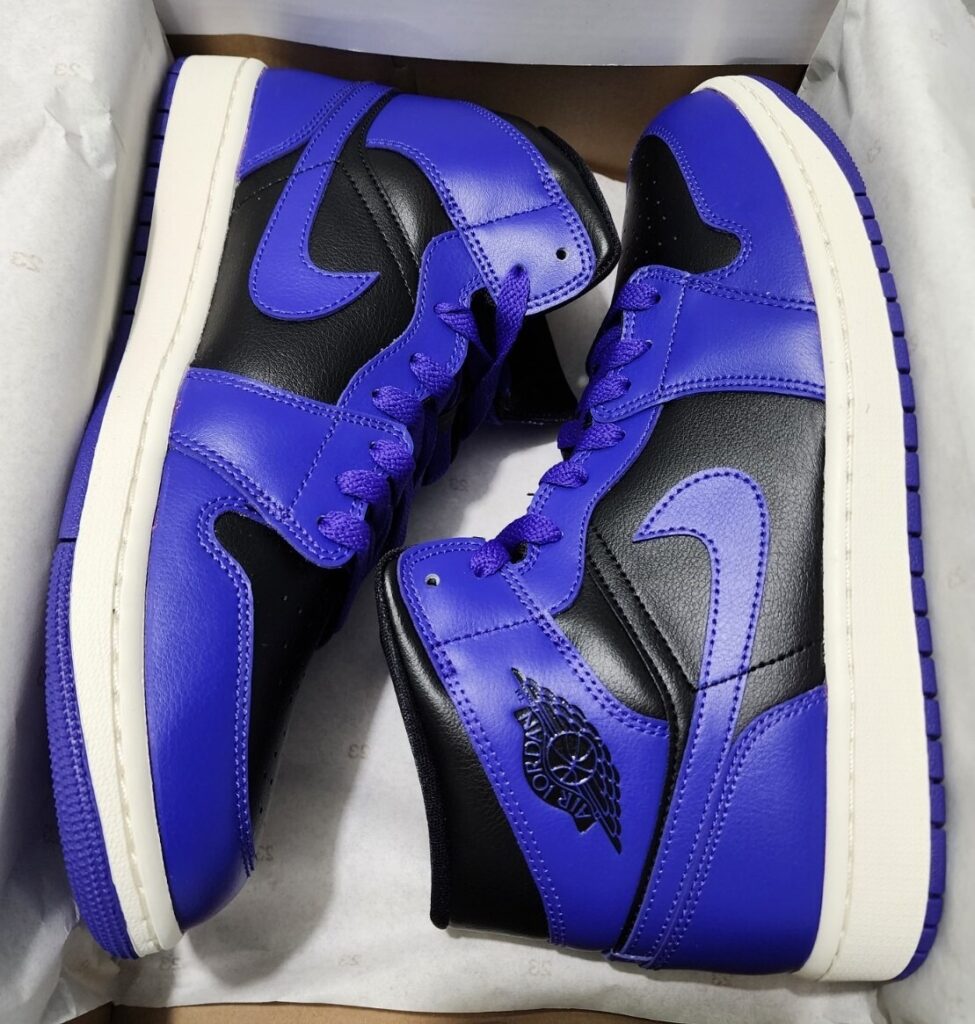 (WMNS) Air Jordan 1 Mid ‘Dark Concord’ Review: A Bold Pop for Everyday Style