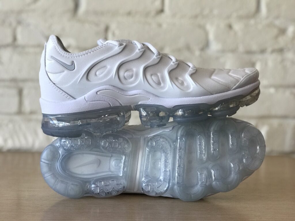 Nike Air VaporMax Plus ‘White Platinum’ Review: Sleek Innovation Meets Cloud-Like Comfort Nike Air VaporMax Plus ‘White Platinum’ Review: Sleek Innovation Meets Cloud-Like Comfort