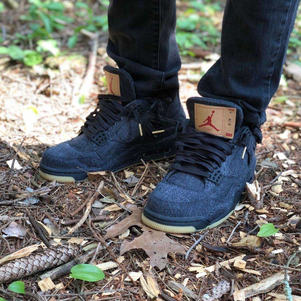 (GS) Air Jordan 4 x Levi’s ‘Black Denim’ Review: Streetwear Meets Sneaker Heritage (GS) Air Jordan 4 x Levi’s ‘Black Denim’ Review: Streetwear Meets Sneaker Heritage