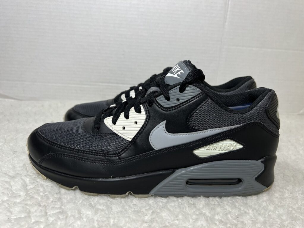 Nike Air Max 90 Essential ‘Black’ Review: Timeless Monochrome Style With Everyday Comfort