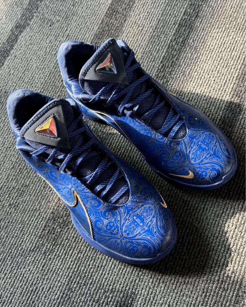 Nike x Monopoly LeBron 22 EP ‘Deep Royal Blue’ Review: A Rich Fusion of Game Night and Game Time Nike x Monopoly LeBron 22 EP ‘Deep Royal Blue’ Review: A Rich Fusion of Game Night and Game Time