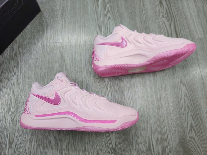 Nike KD 17 NRG EP ‘Aunt Pearl’ Review: A Heartfelt Tribute with Court-Ready Power