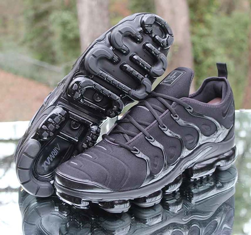 Nike Air VaporMax Plus ‘Triple Black’ Review: Stealthy Power Meets Futuristic Comfort