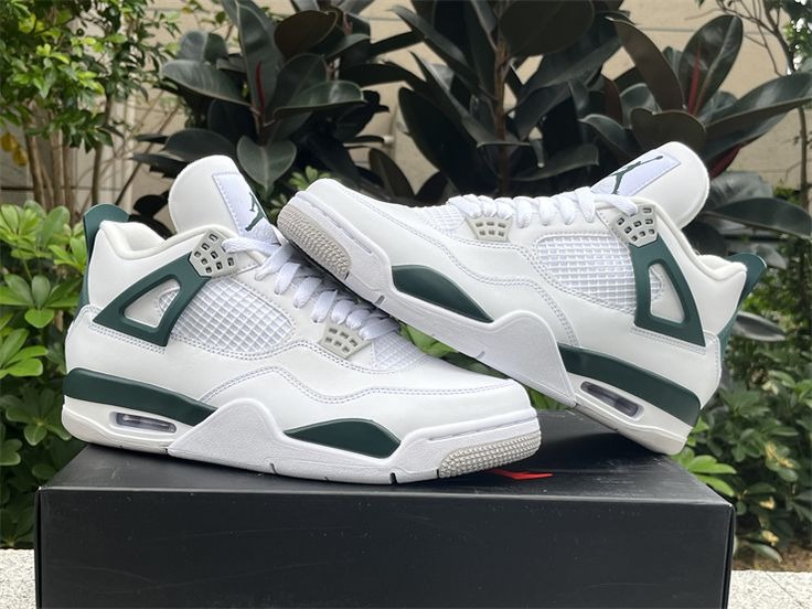 Air Jordan 4 Retro ‘Oxidized Green’ Review: Vintage Vibes with a Fresh Finish