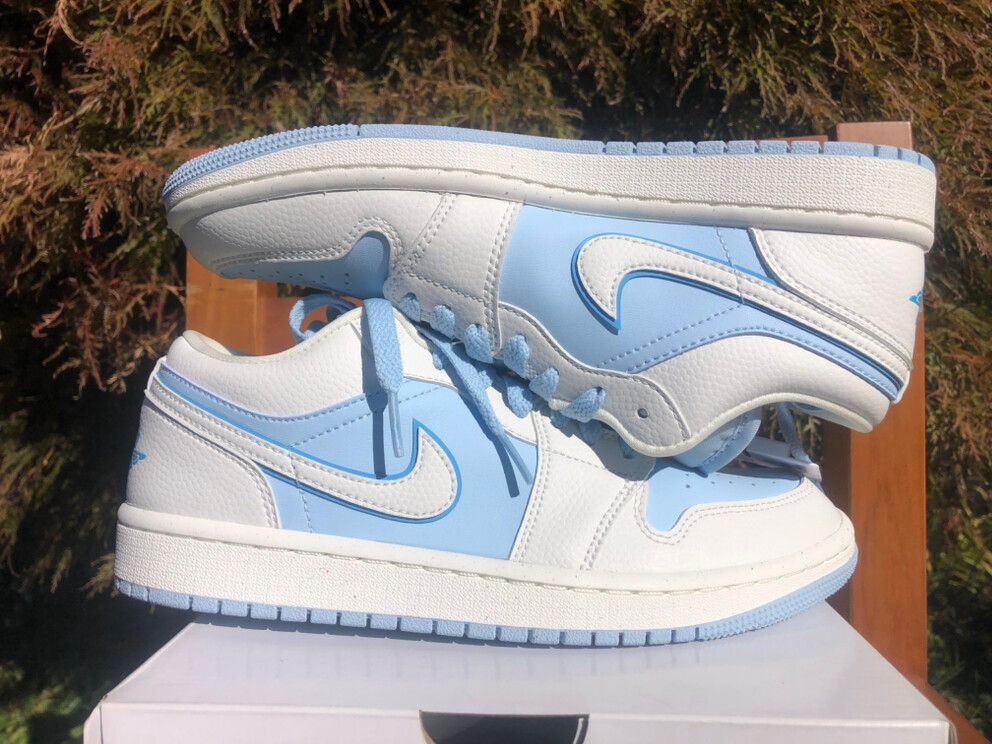 (WMNS) Air Jordan 1 Low SE ‘Reverse Ice Blue’ Review: A Cool-Toned Classic for Everyday Elegance (WMNS) Air Jordan 1 Low SE ‘Reverse Ice Blue’ Review: A Cool-Toned Classic for Everyday Elegance