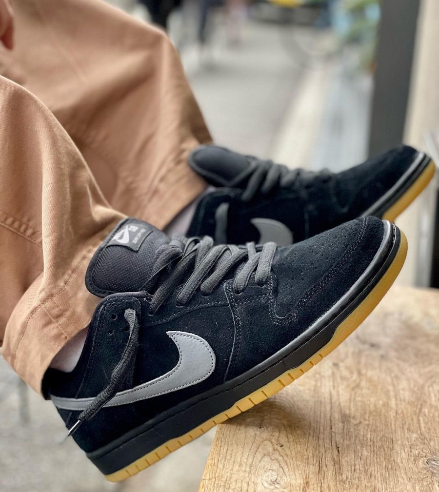 Nike SB Dunk Low Pro ‘Fog’ Review: Minimalist Heat with Maximum Vibe Nike SB Dunk Low Pro ‘Fog’ Review: Minimalist Heat with Maximum Vibe