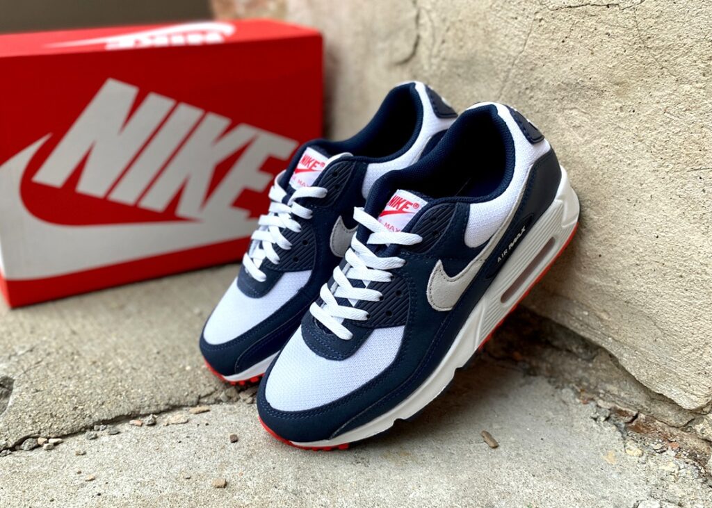 Nike Air Max 90 ‘Navy Crimson’ Review: Retro Runner with Bold Contrast
