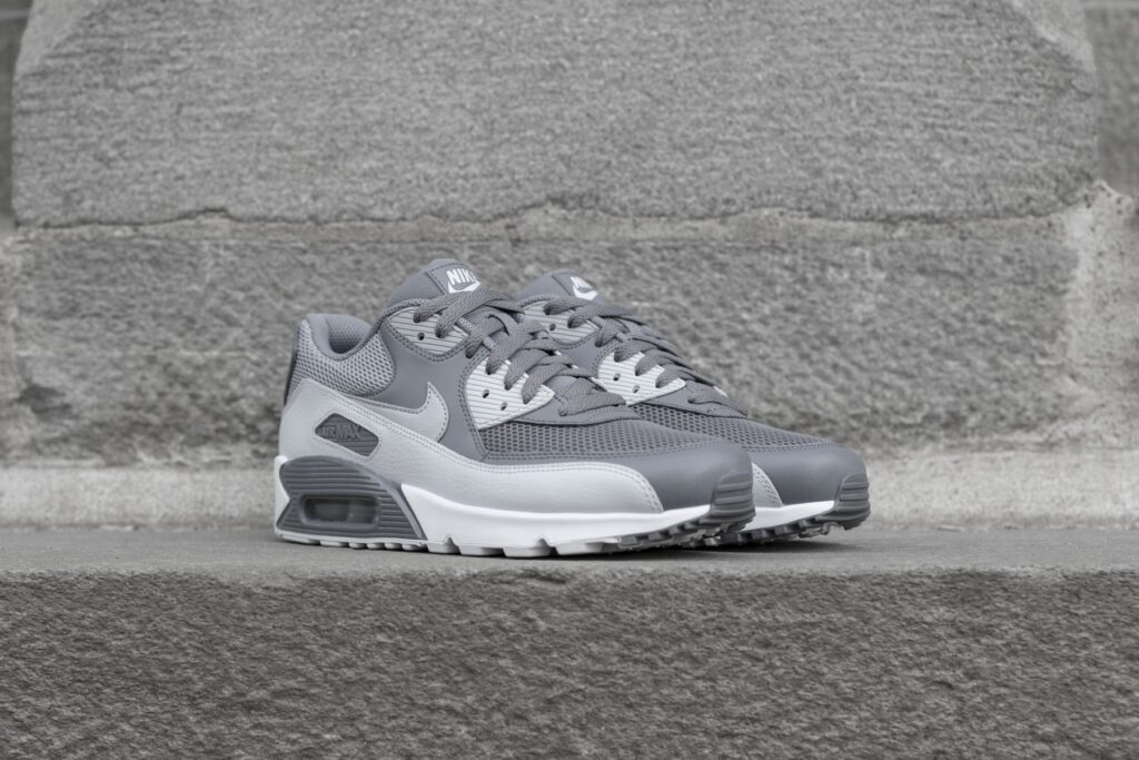Nike Air Max 90 Essential ‘Cool Grey Pure Platinum’ Review: Everyday Style Meets Iconic Comfort