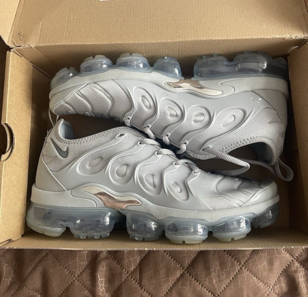 Nike Air VaporMax Plus ‘Light Wolf Grey’ Review: Sleek Tech Meets Tonal Style
