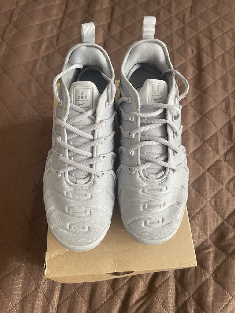 Nike Air VaporMax Plus ‘Light Wolf Grey’ Review: Sleek Tech Meets Tonal Style