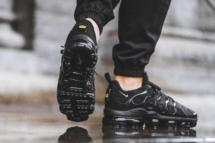 Nike Air VaporMax Plus ‘Triple Black’ Review: Stealthy Power Meets Futuristic Comfort