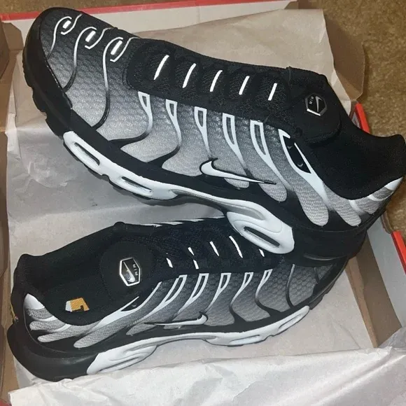 Nike Air Max Plus ‘Black Metallic Silver’ Review: Futuristic Edge Meets Classic Air Tech