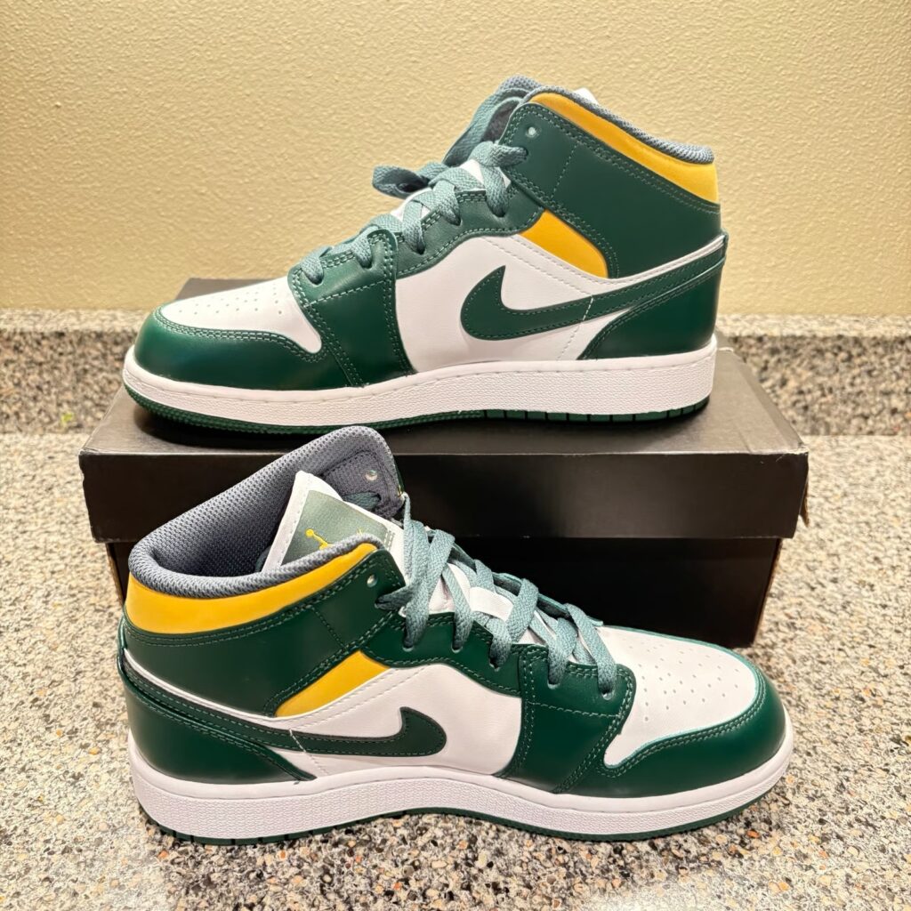 (GS) Air Jordan 1 Mid ‘Sonics’ Review: Youth Energy Meets Classic Jordan Vibes