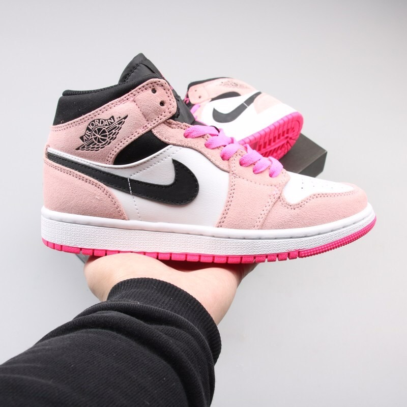Air Jordan 1 Mid SE ‘Crimson Tint’ Review: A Fresh Twist on a Timeless Icon