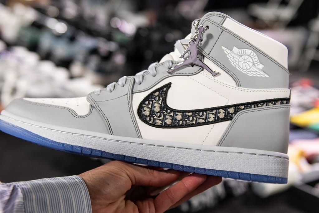 Air Jordan 1 High OG x Dior ‘White Wolf Grey’ Review: Luxury Meets Iconic Street Style