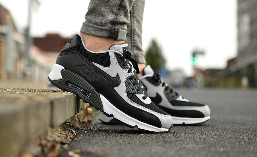 Nike Air Max 90 Essential ‘Wolf Grey Black’ Review: Timeless Neutral with Everyday Appeal