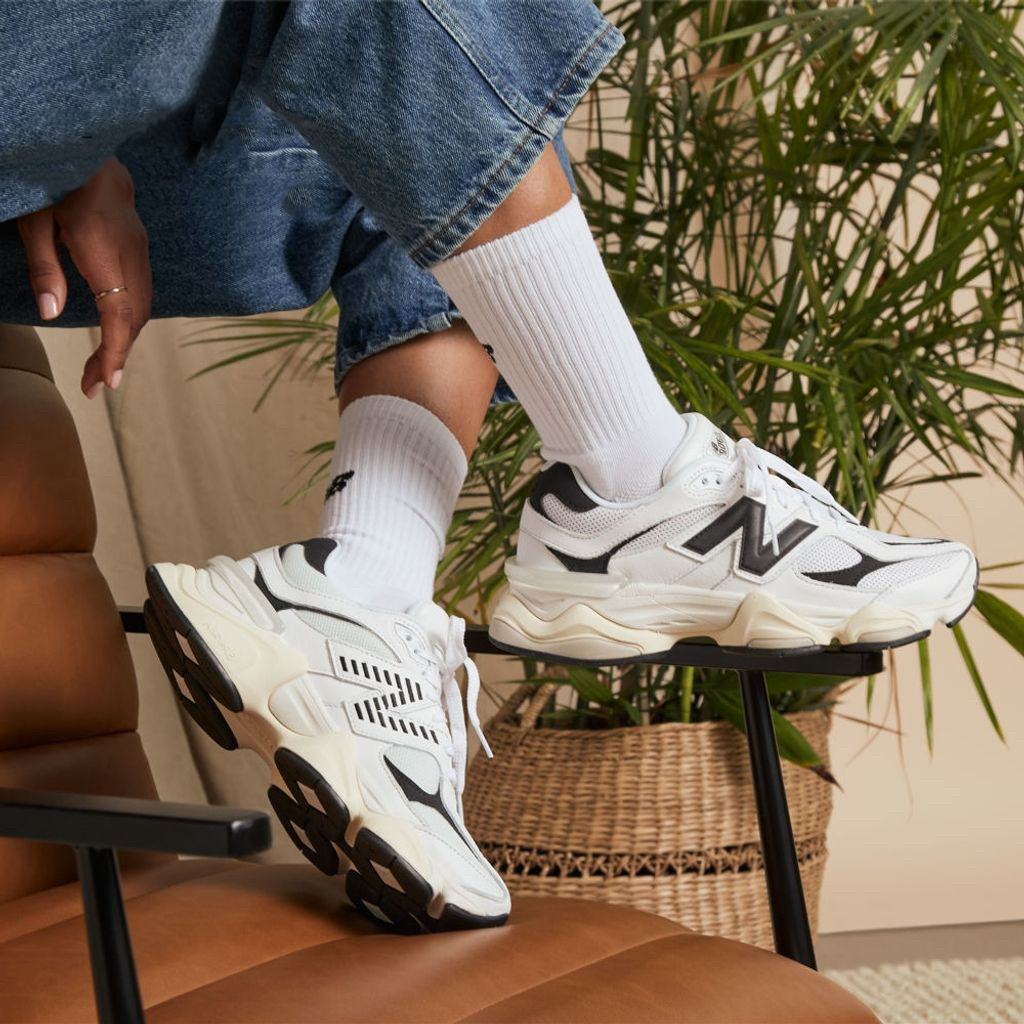 New Balance 9060 ‘White Black’ Review: Monochrome Meets Modern Tech