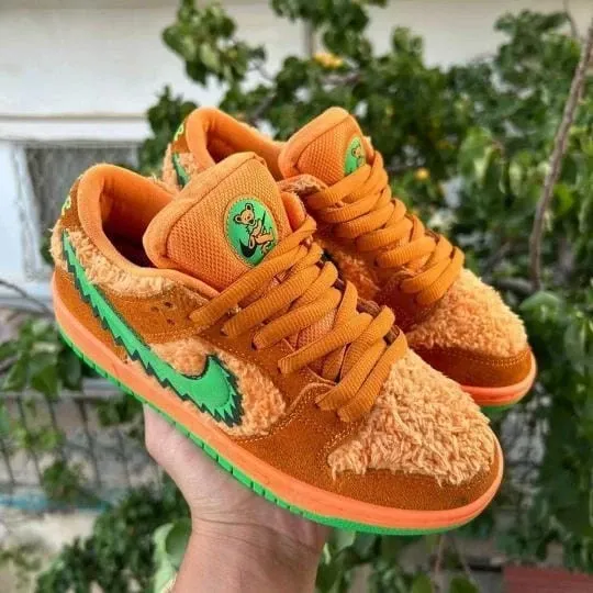 Nike SB Dunk Low x Grateful Dead ‘Orange Bear’ Review: Psychedelic History on Your Feet Nike SB Dunk Low x Grateful Dead ‘Orange Bear’ Review: Psychedelic History on Your Feet