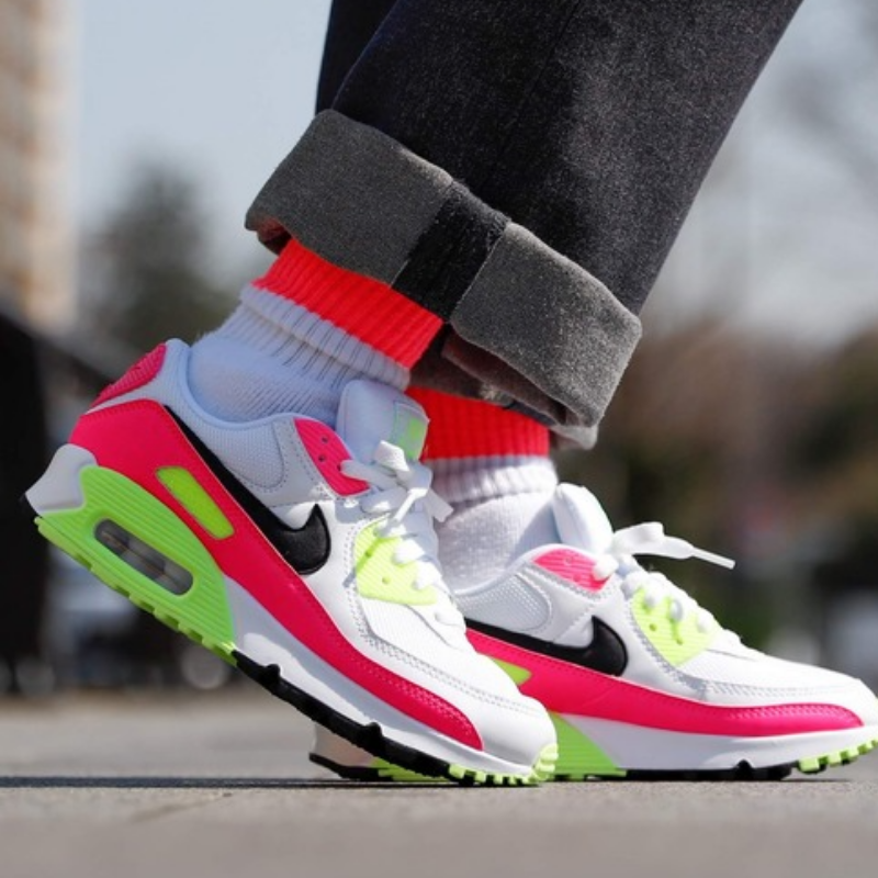 Nike Air Max 90 ‘Pink Volt’ (WMNS) Review: Retro Energy in a Bold, Electric Palette
