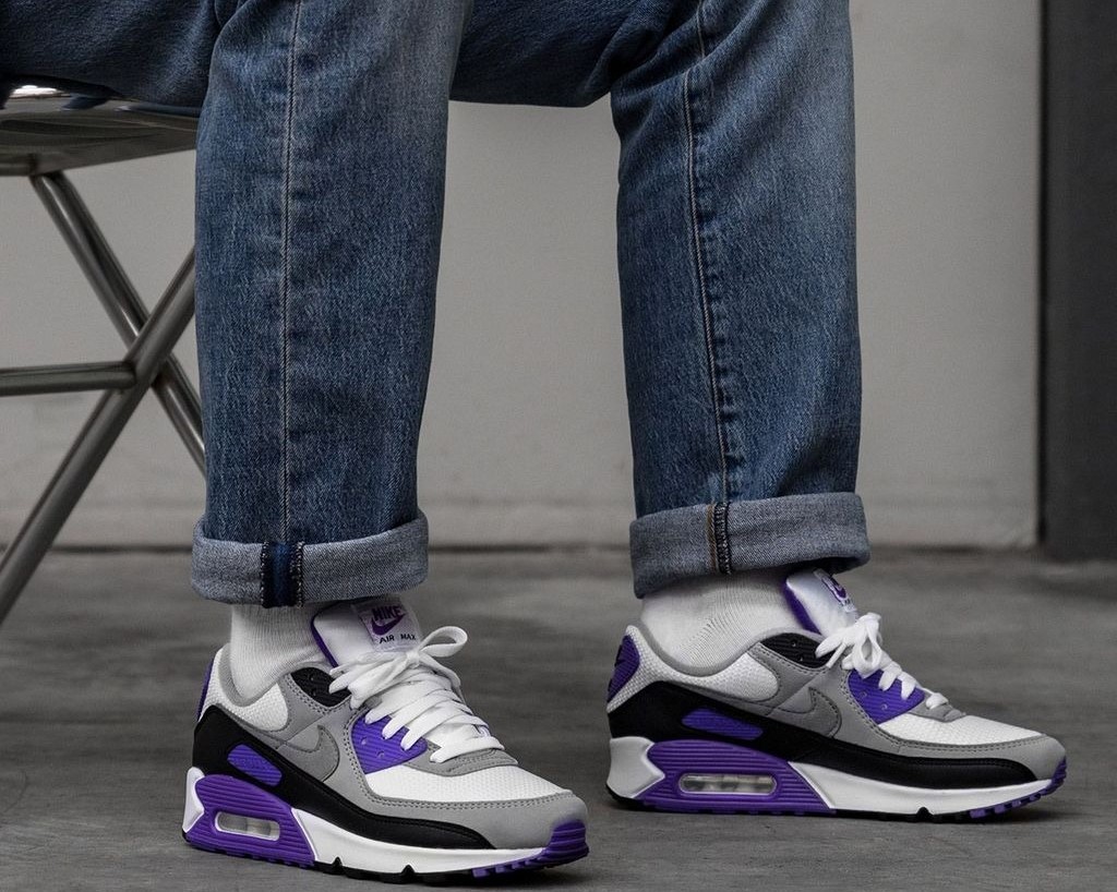 Nike Air Max 90 ‘Hyper Grape’ Review: Bold Throwback Colors With Classic Comfort
