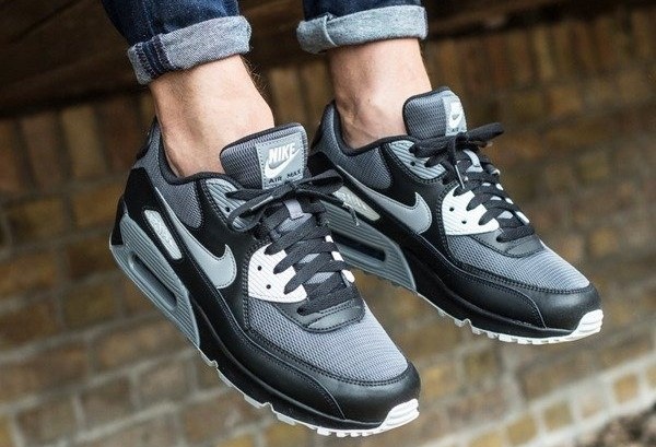 Nike Air Max 90 Essential ‘Black’ Review: Timeless Monochrome Style With Everyday Comfort